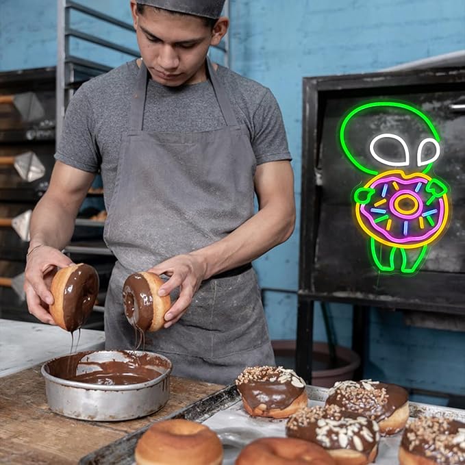 Alien Donuts Neon Sign Green Alien Neon Light for Wall Decor Donuts Led Lights Up Sign for Bedroom Dessert Shop Bakery Party Decoration Gift Fast Food Shop Cool Light Sign 16.5 * 11.4 IN