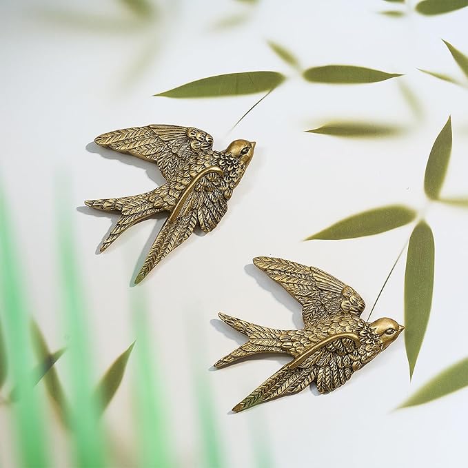 4 Pcs Vintage Bird Wall Sculpture Decor Art 4.7 Inch Antique 3D Sculpted Hanging Bird Resin Wall Art Golden Brass Rustic Floating Ornament for Living Room Garden Indoor Outdoor, Gift for Christmas