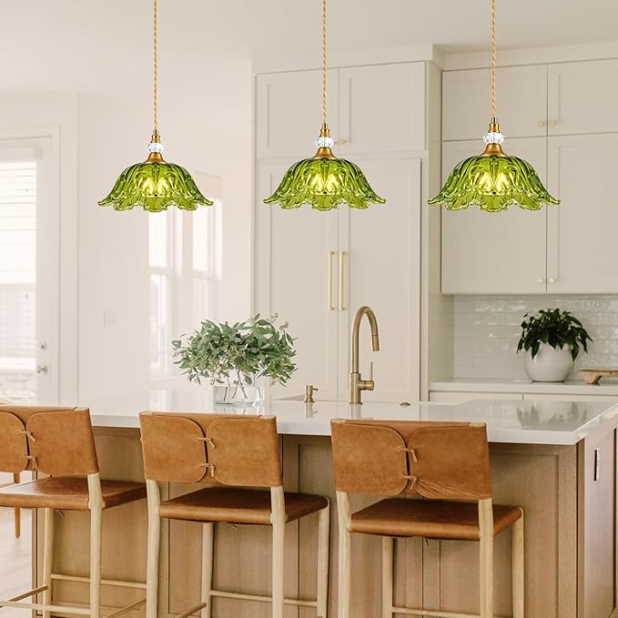 1 Piece Vintage Chandelier Light Fixtures with Green Glass Shade, Matte Antique Brass Finish Pendant Light Kitchen Island, Adjustable Hanging Light for Dining Room, Hallway, Living Room, Bedroom