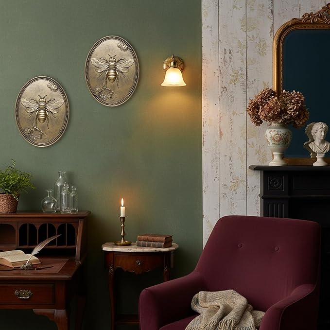 Newinhome Vintage Bee Wall Sculpture, Antique Wall Decor, Bee Wall Decor, Hanging Decoration with Embossed Bee Design, Vintage Decoration for Living Room Bedroom and Hallway, Housewarming Gift