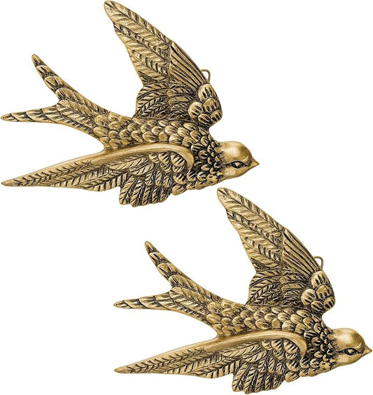 2 Pcs Vintage Bird Wall Sculpture Decor Art 6.7 Inch Antique 3D Sculpted Hanging Bird Resin Wall Art Golden Brass Rustic Floating Ornament for Living Room Garden Indoor Outdoor, Gift for Christmas